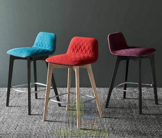 Стул полубарный с мягким сидением Connubia Calligaris SAMI CB/1488