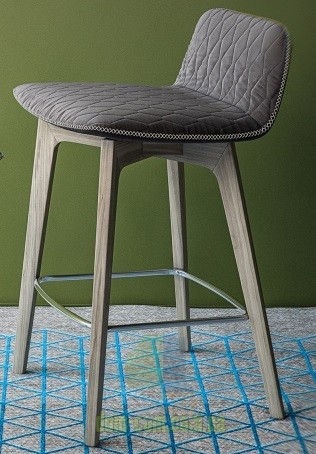 Стул полубарный с мягким сидением Connubia Calligaris SAMI CB/1488