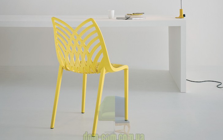 Красивый стул из полипропилена Gaber Opera