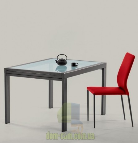 Недорогой итальянский стол Ingenia Sky