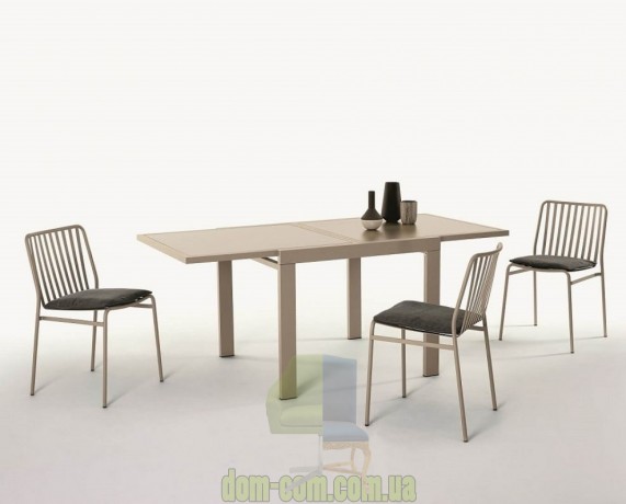 Недорогой итальянский стол Ingenia Sky