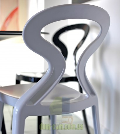 Дизайнерский стул из технополимера Gaber Anita