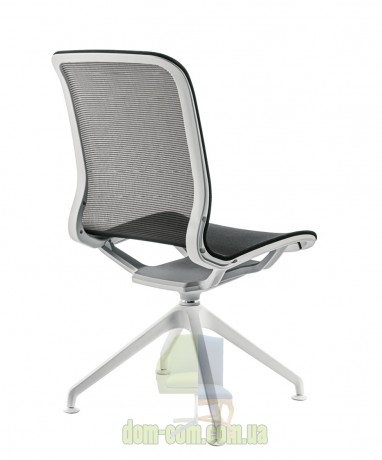 Конференц кресло  в сетке MyMesh Sesta