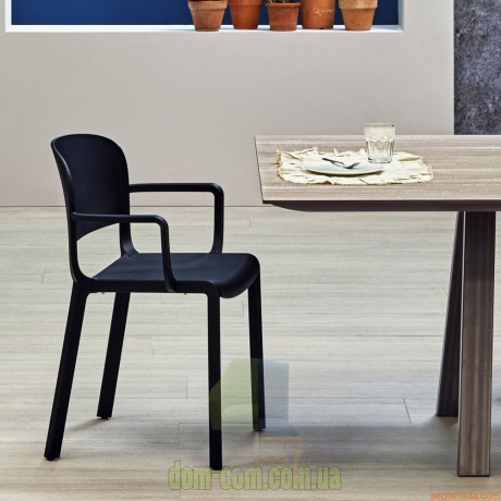 Стул с подлокотниками для бистро Pedrali Dome 265