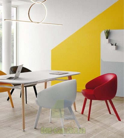 Яркое удобное кресло Botero Mignon Sesta