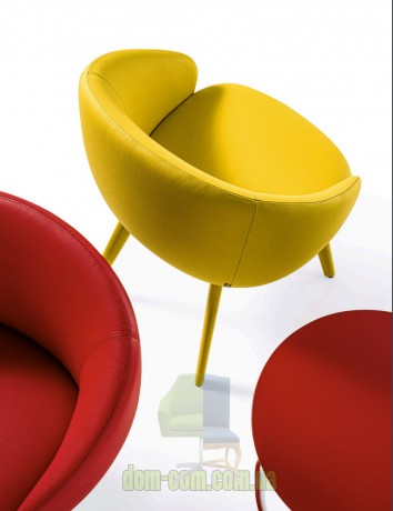 Яркое удобное кресло Botero Mignon Sesta