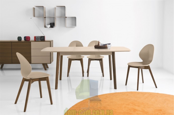 Стул на деревянном каркасе Calligaris Basil CS/1348