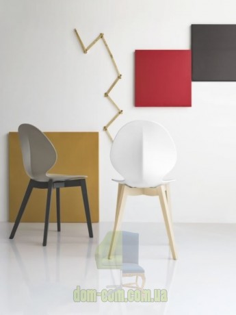 Стул на деревянном каркасе Calligaris Basil CS/1348
