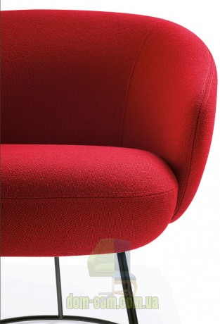 Комфортное кресло на металличеcком каркасе Botero Mignon Sesta