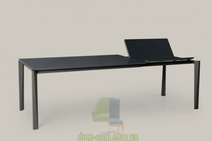 Обеденный стол на необычных ногах Ingenia Bontempi Casa Prisma