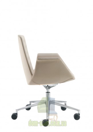 Маленькое изящное кресло Sesta Moda