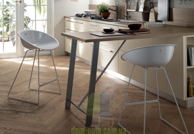 Полубарный стул прозрачный Pedrali Gliss 902