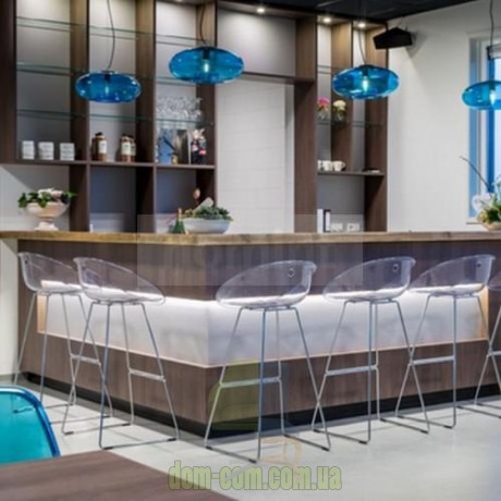 Полубарный стул прозрачный Pedrali Gliss 902