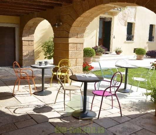 Красивый стул с подлокотниками для улицы RDItalia Fiona