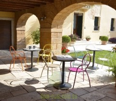 Красивый стул с подлокотниками для улицы RDItalia Fiona