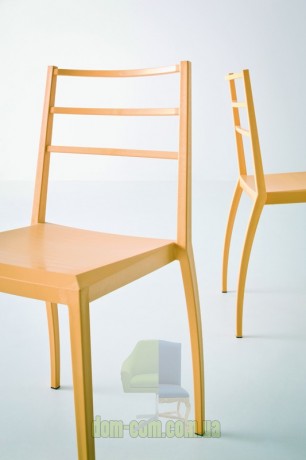 Стул в простом дизайне Gaber Prisma