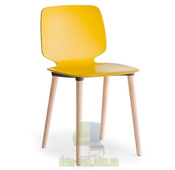 Стул из технополимера на деревянных ножках Pedrali Babila 2750