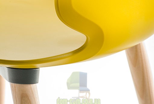 Стул из технополимера на деревянных ножках Pedrali Babila 2750