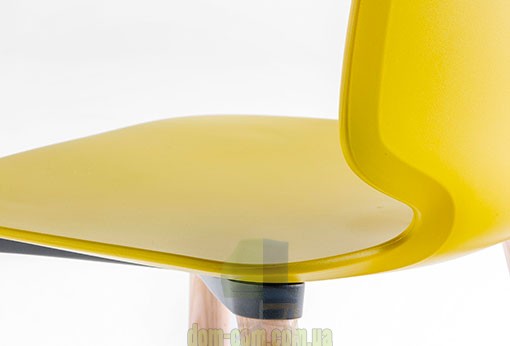 Стул из технополимера на деревянных ножках Pedrali Babila 2750