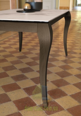 Стол с красивыми изогнутыми ногами Friulsedie Victor 