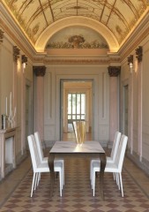 Стол с красивыми изогнутыми ногами Friulsedie Victor 