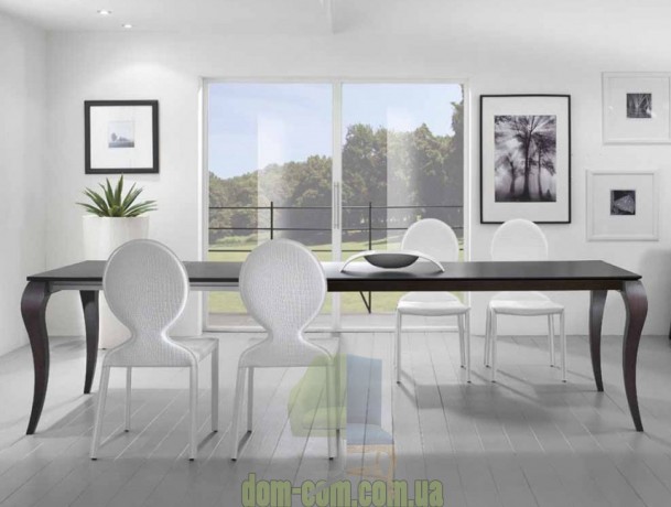 Стол с красивыми изогнутыми ногами Friulsedie Victor 