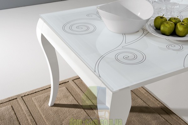 Стол с красивыми изогнутыми ногами Friulsedie Victor 