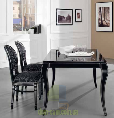 Красивый декорированный стол с плавными формами Friulsedie