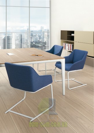 Кресло на ножке скоба Sesta Dama