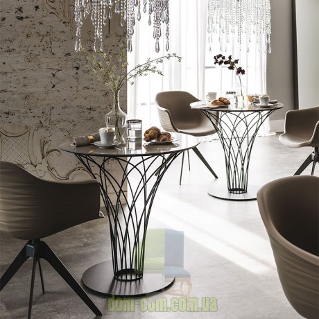 Небольшой стол на ажурном основании Cattelan Italia Nido Keramik Bistrot