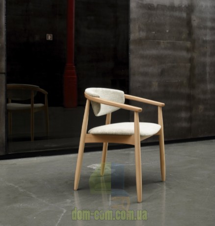 Деревянный стул с подлокотниками Joanne JMS M954С