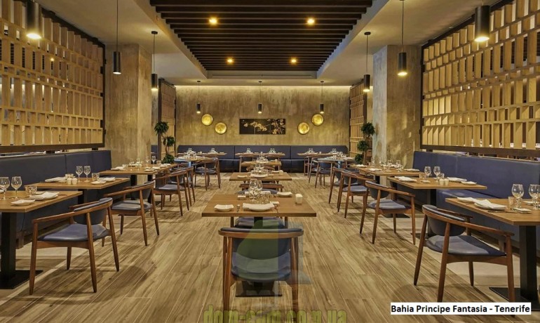 Деревянный стул с подлокотниками Joanne JMS M954С