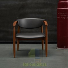 Деревянное кресло с подлокотниками Joanne M956