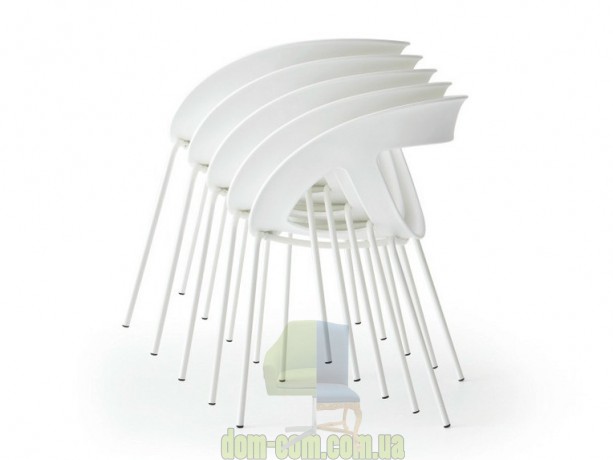 Комфортное кресло из технополимера Gaber Moema