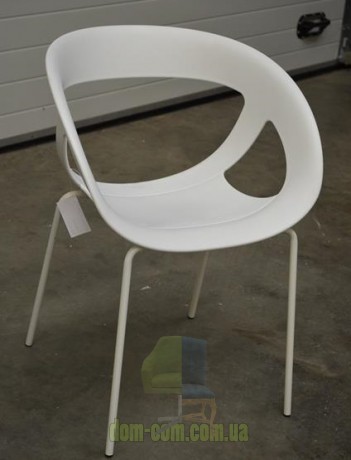 Комфортное кресло из технополимера Gaber Moema