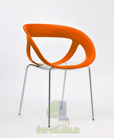 Комфортное кресло из технополимера Gaber Moema