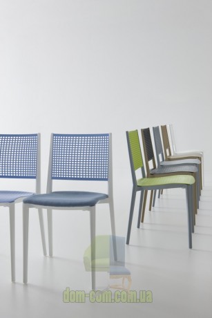 Практичный стул из технополимера Gaber KALIPA