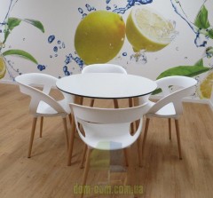 Кресло на ножках из полимера или дерева Gaber Moema