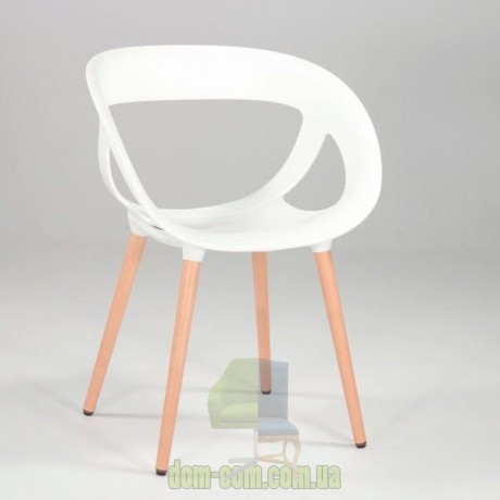 Кресло на ножках из полимера или дерева Gaber Moema