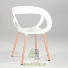 Кресло на ножках из полимера или дерева Gaber Moema