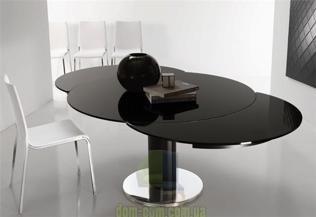 Необычный стол с телескопическим механизмом раскладывания Bontempi Giro