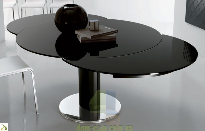 Необычный стол с телескопическим механизмом раскладывания Bontempi Giro