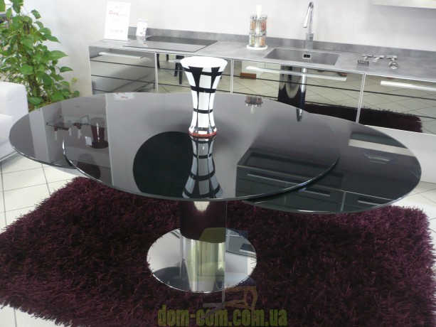 Необычный стол с телескопическим механизмом раскладывания Bontempi Giro