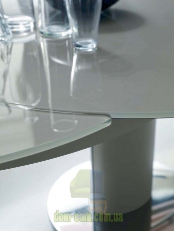 Необычный стол с телескопическим механизмом раскладывания Bontempi Giro