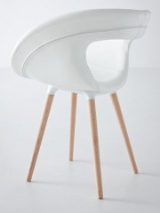 Комфортное мягкое кресло Gaber Moema 75 BL