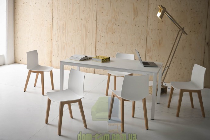 Удобный стул на деревянных ножках Gaber KANVAS